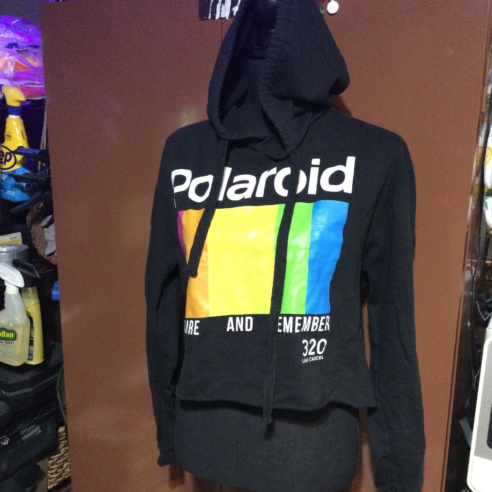 Polaroid Black, cropped hooded sweatshirt .Size Medium